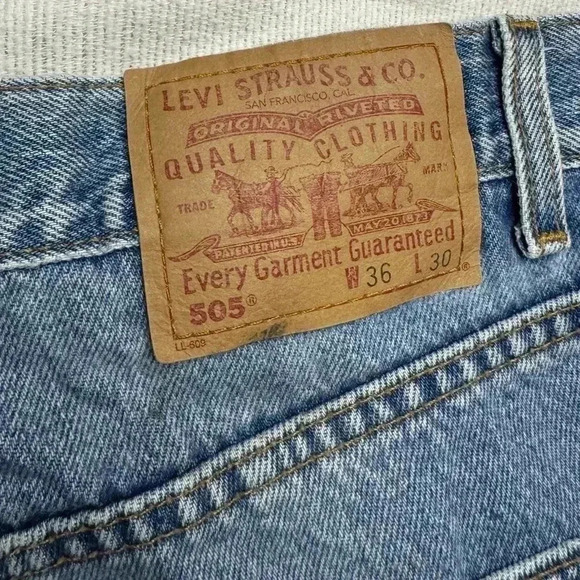 Vintage Levi's 505 red tab. Regular fit. - Picture 10 of 13